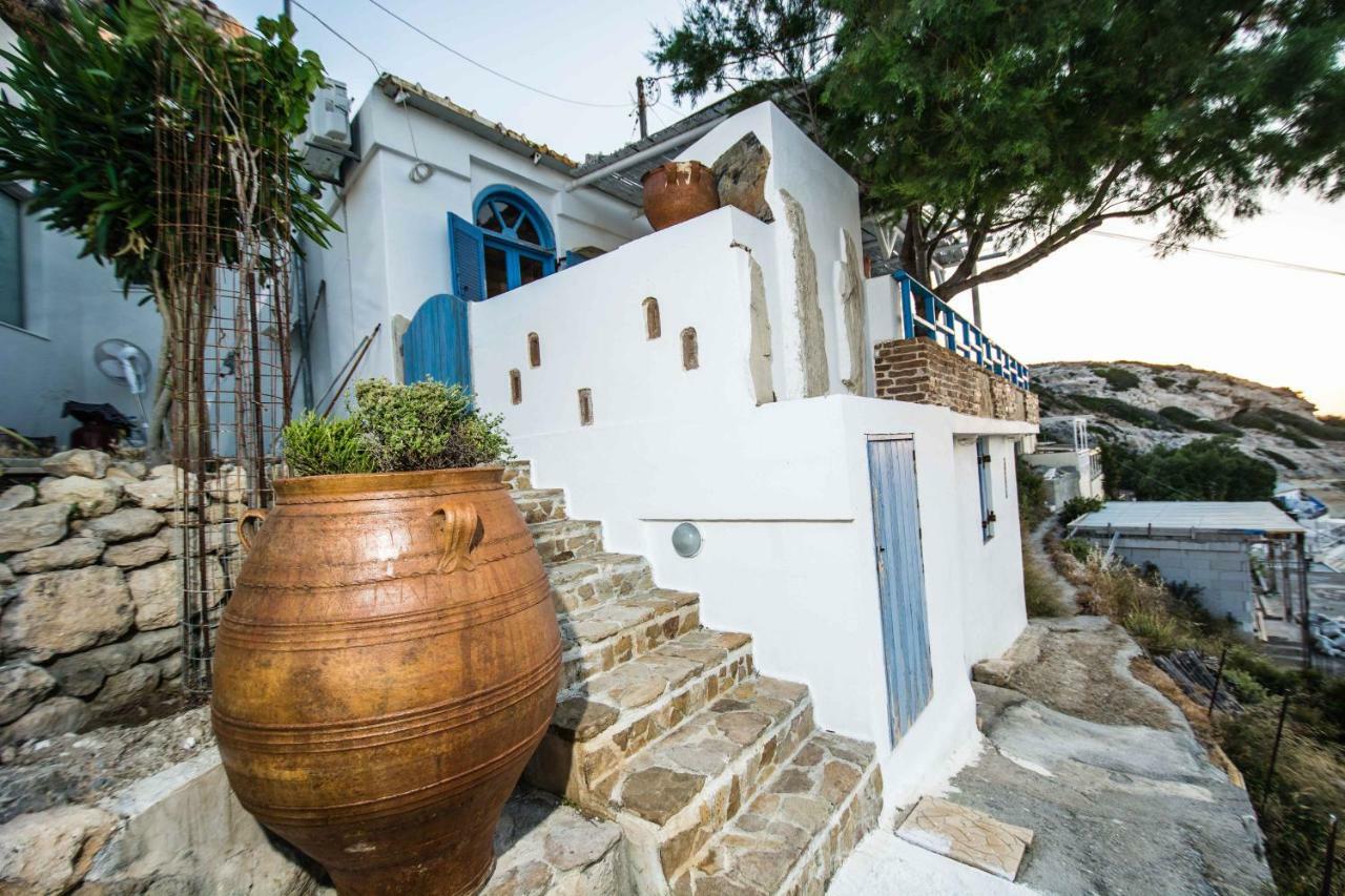 Castri House *